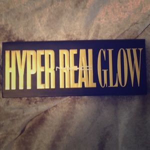 Mac hyper glow pallet